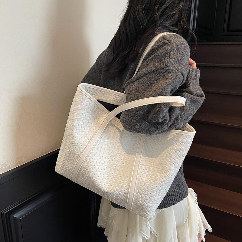 Woven Tote Bag Women's Large Capacity Commuter Tote Bag Tote Bag 2025 Autumn and Winter Shoulder Shopping Bag