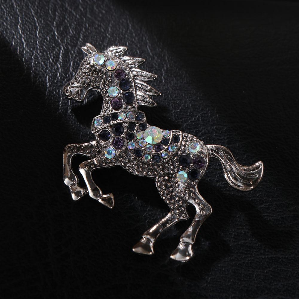 Luxury Rhinestone Horse Brooches Classic Metal Badge Pin Vintage Zodiac Animal Lapel Pins  Friends