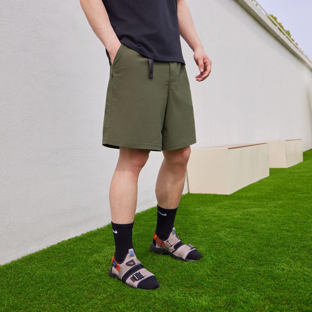 Nike SB Casual Shorts Men s Khaki/White Moderate S
