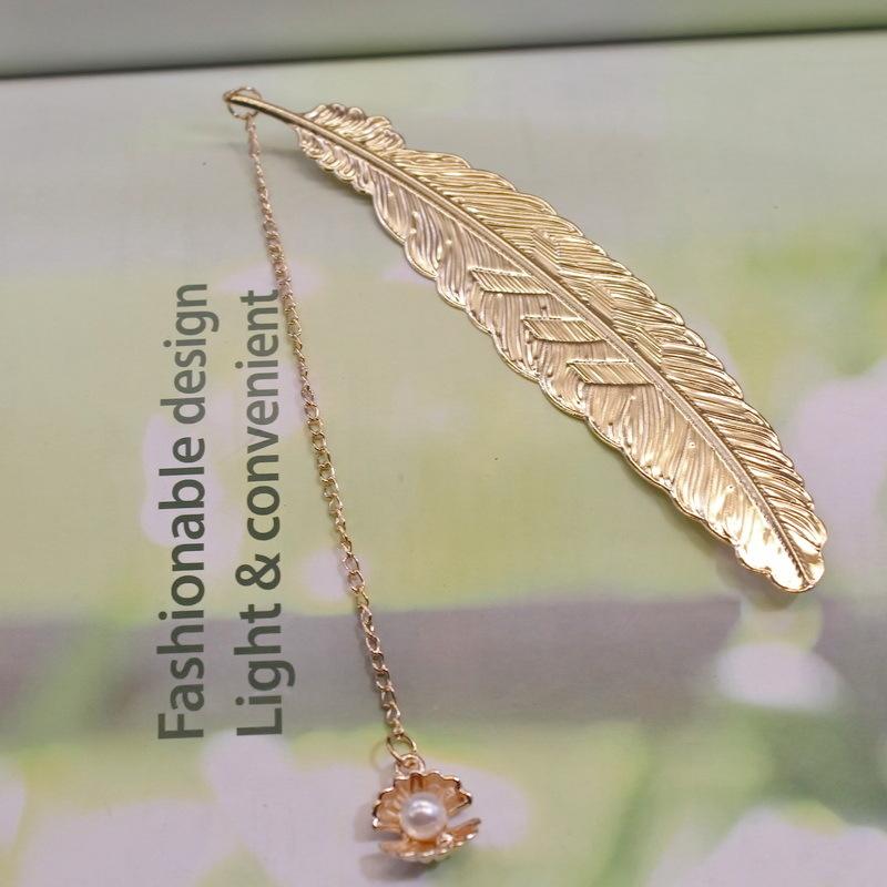 Creative Design Aesthetic Brass Bookmark for Book Retro Leaf Metal Book Tab with Pendant Set Cute Student Supplies Teacher Gift