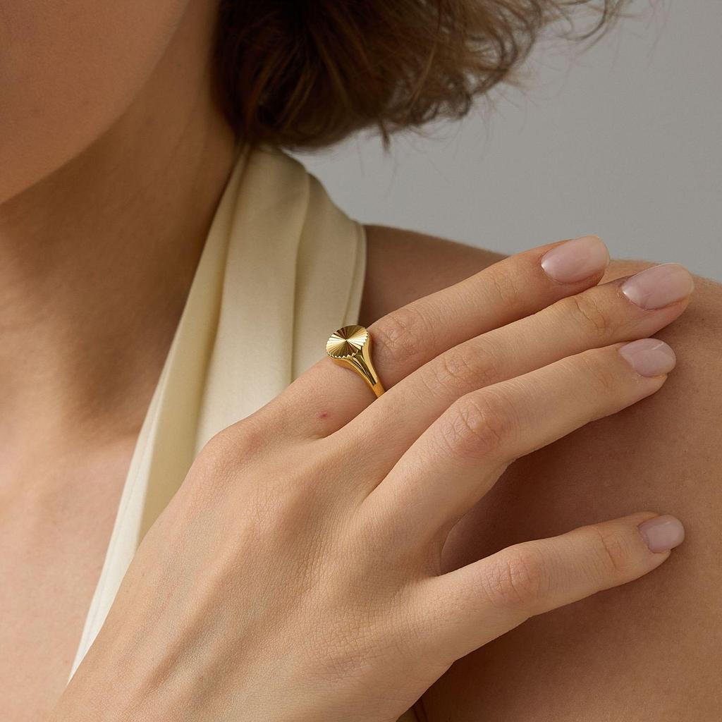 18K Gold Plated Sunflower Ladies Wave Ring – Textured Round Stainless Steel Jewelry