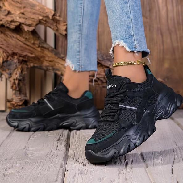 2026 Autumn Unisex Hidden Height Leather Dad Sneakers with Thick Soles for Casual and Sporty Wear