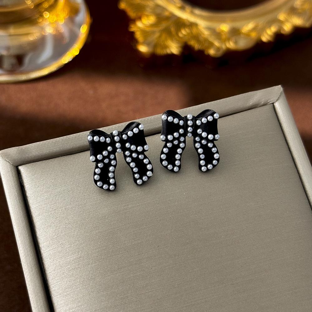 Elegant Silver Needle Diamond Bow Earrings - Luxurious, High-Quality Fashion for Women