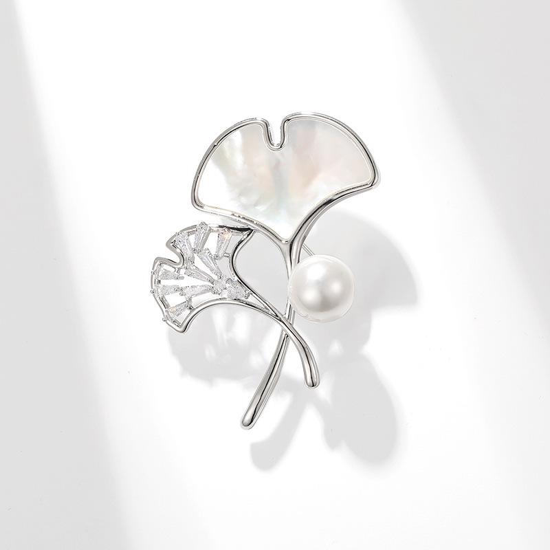 Bo Xin Yun Ginkgo Leaf Zircon Shell Flower Brooch for Women