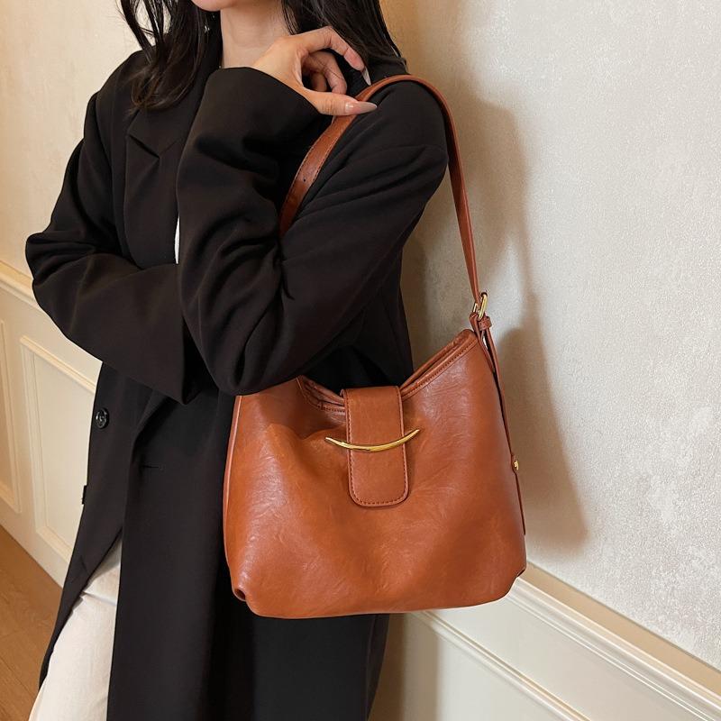 Premium Sense of Work Commuter Bag Women's New Retro Versatile Shoulder Bag Large Capacity Messenger Tote Bag