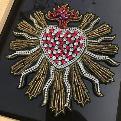 Duży koralik na aplikacja Love Heart łatka haftowana na odzież śliczny motyw żelazko na plastry DIY odznaka dekoracja odzieży