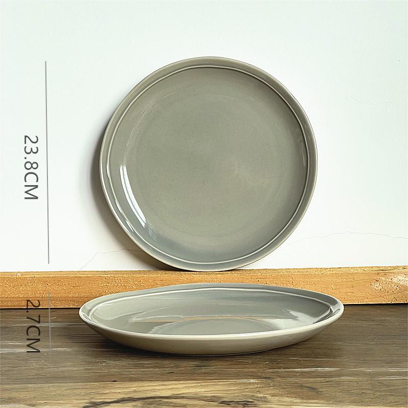 Piatti in Ceramica Raffinatamente Lavorati: Design Decorativi, Bassi, Profondi e da Insalata con Piccoli Difetti