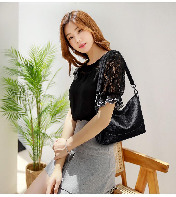 Women's 2022 Fashion Crossbody Bag - Korean Style Soft Leather Shoulder Bag for Middle-aged and Elderly Women