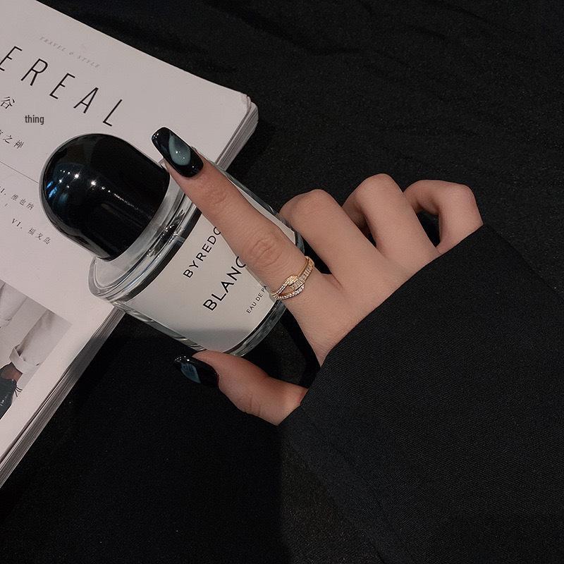 Korean Japanese Dongdaemun Knotted Zircon Women's Fashion Ring with Rhinestones