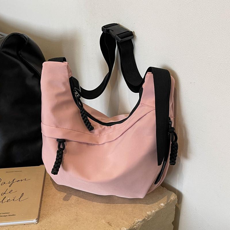 

Stylish Nylon Shoulder Bag Trendy Large Capacity Solid Color Korean Style Women s Tote Bag рожевий