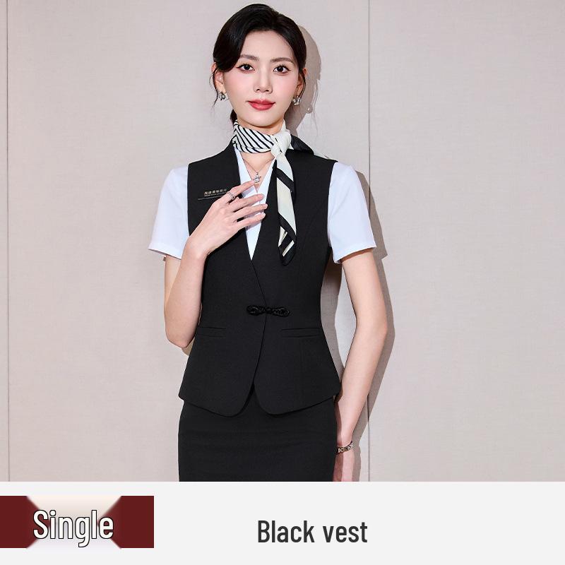 

Элегантный женский летний костюм для работы в ювелирном магазине, салоне или на ресепшене отеля L