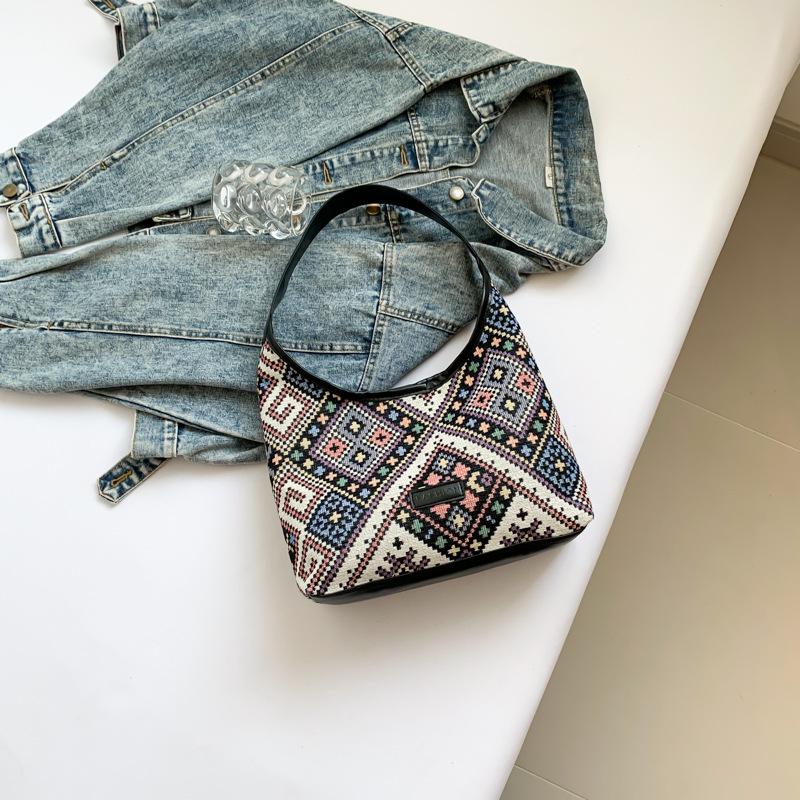 National style large-capacity tote bag 2025 summer new fashion shoulder bag foreign style versatile student daily class bag