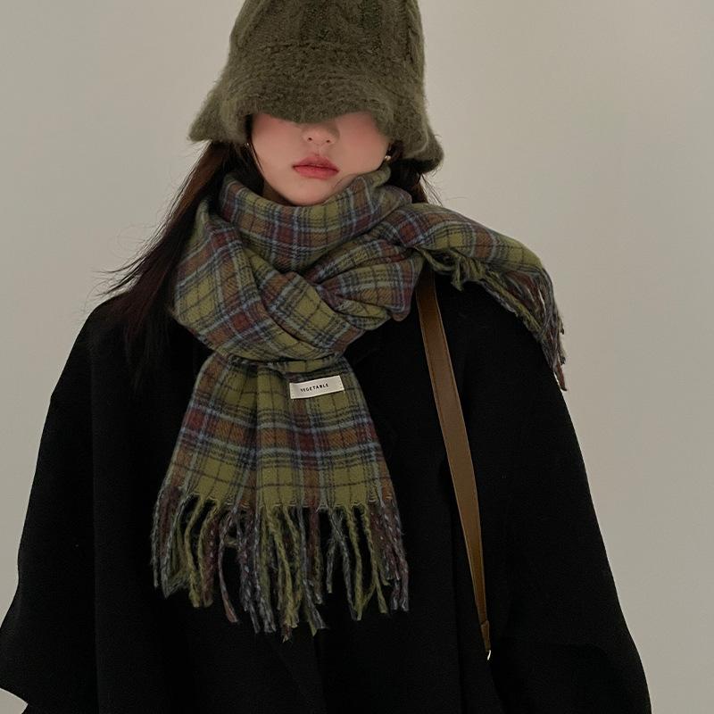 Retro green plaid scarf women's autumn and winter versatile personality advanced sense warm shawl scarf Korean new