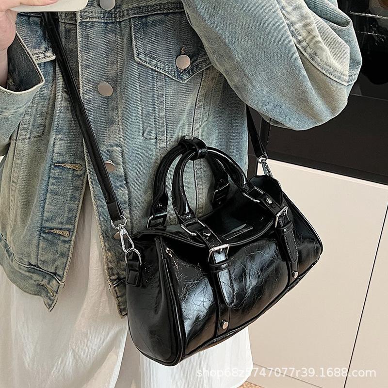 Simple Casual Portable Commuter Bag 2025 New Korean Fashion Shoulder Bag Niche Design Shoulder Crossbody Bag