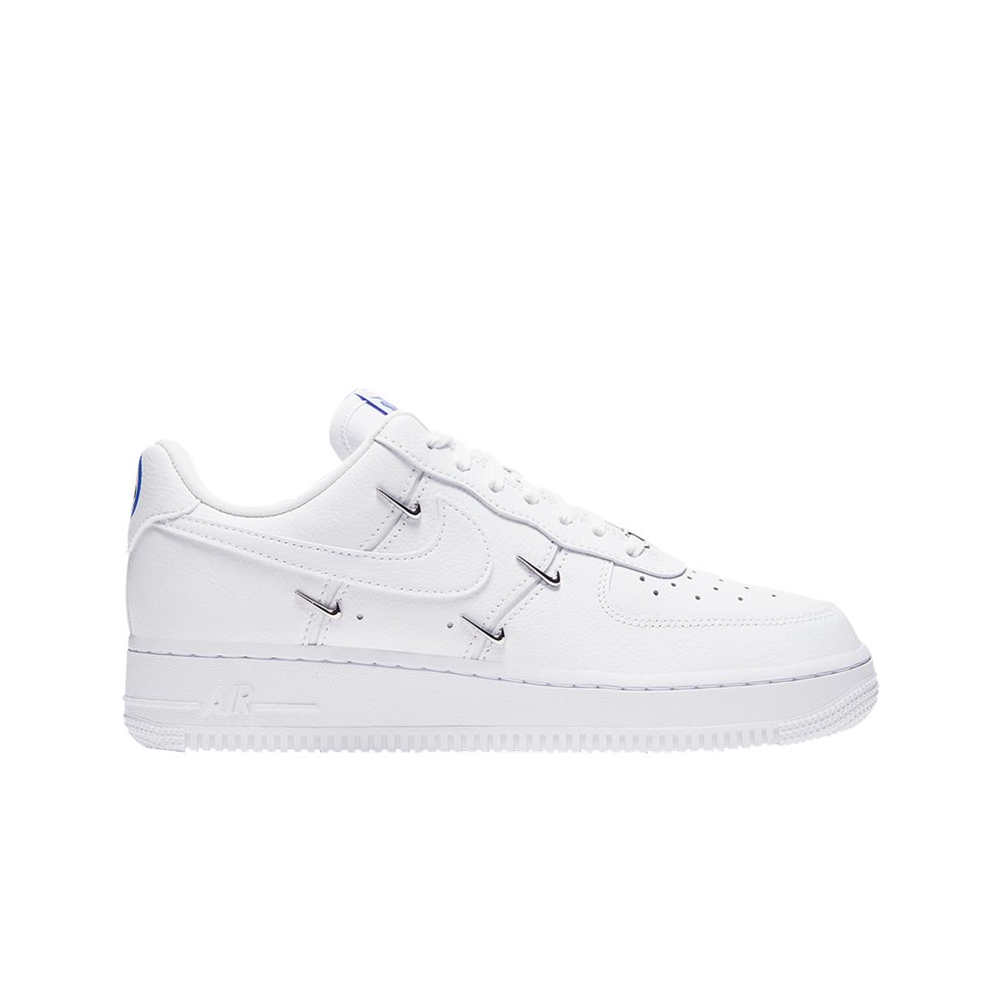 

(в) Nike Air Force 1 Low 07 Lx Chrome Luxe 260