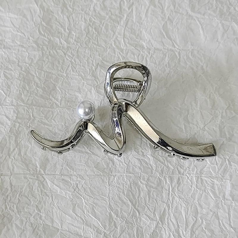 

1pc Minimalist Metal Hair Claw Clips Pearl Accents Abstract Wave Design Perfect Effortless Daily Styles Chic Hair Accessories