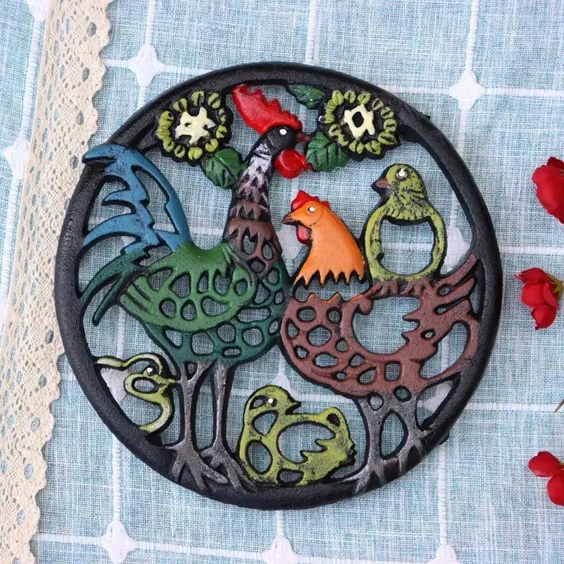 Cadre Isolant Rooster Rétro Peint en Fonte Tasses Casseroles Bols Assiettes Tapis de Repas Ronds Décoration de Cuisine Maison Ornements Artisanaux