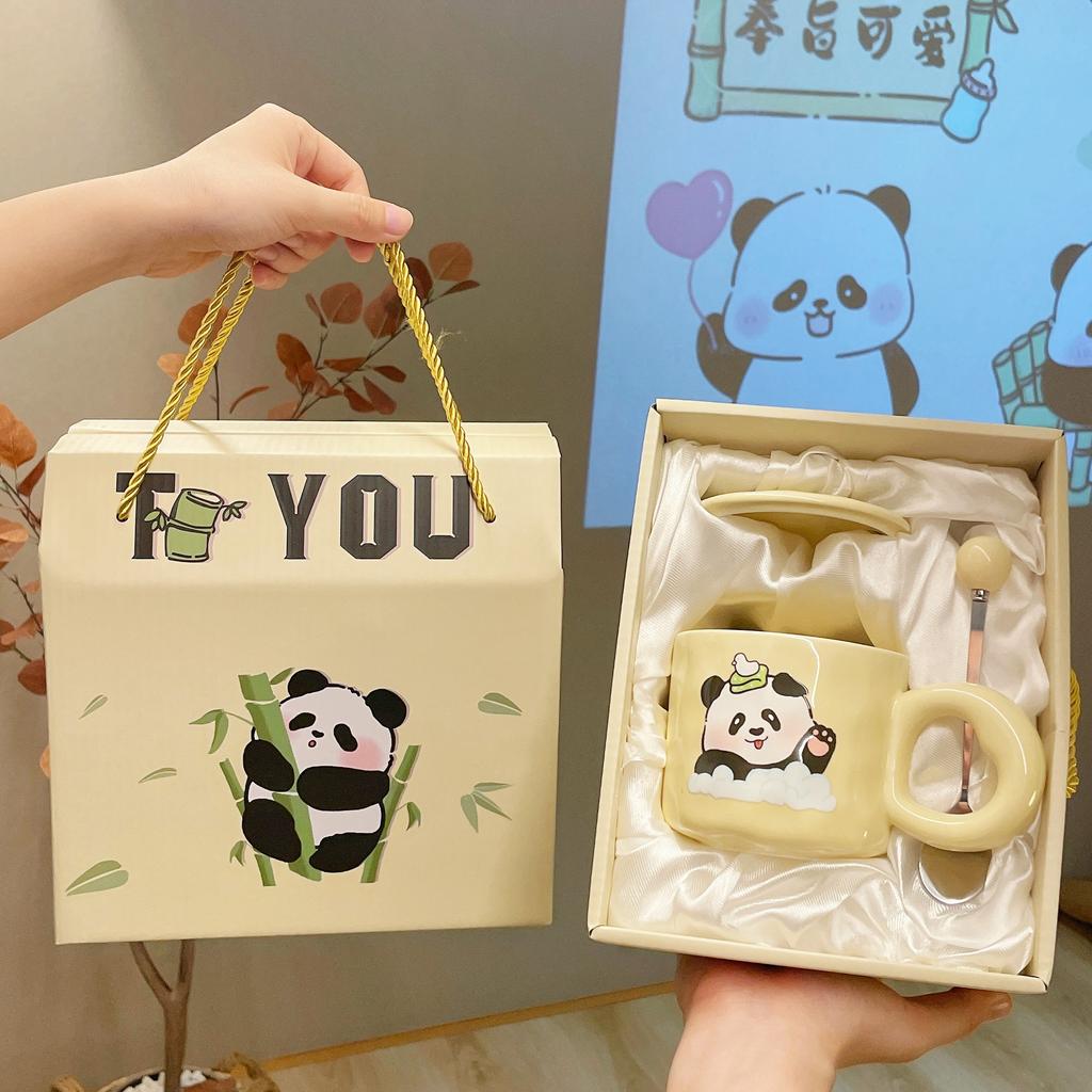 Mug with Lid Spoon 2025 New Female Cute Cup Souvenir Ceramic Water Cup Coffee Cup