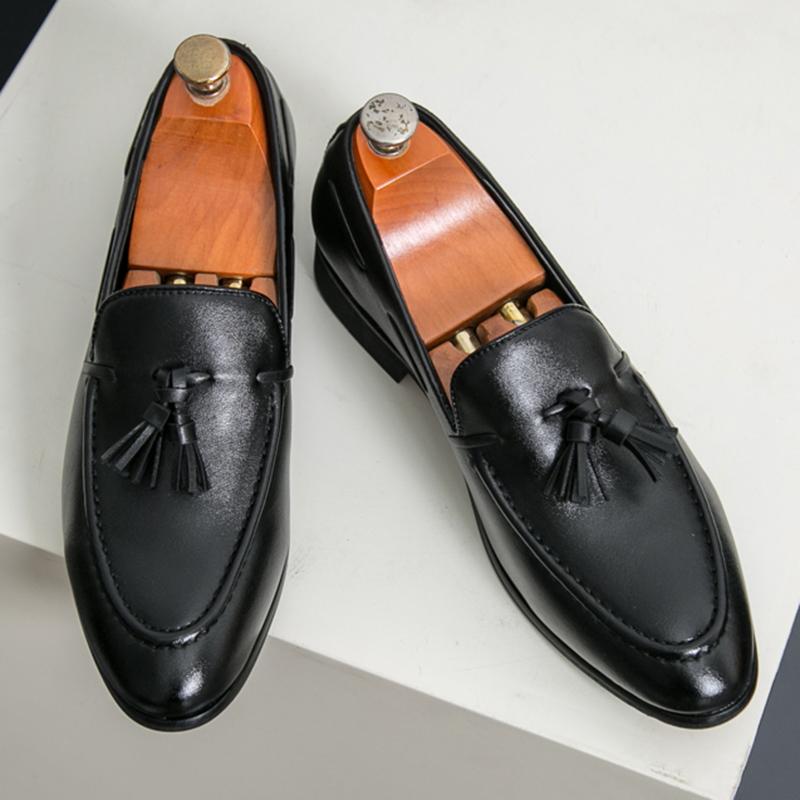 British Gentleman New Men's Pointed Tassels Slip On Shoes Male Designer Formal Wedding Prom Dress Homecoming Footwear