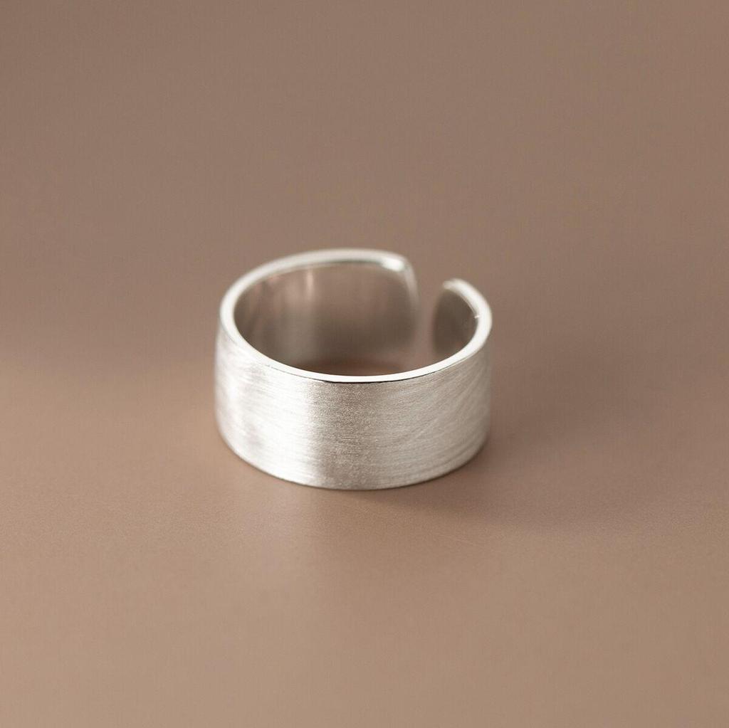 New Korean Style Wide Band Brushed Ring: Fashionable and Chic Women's Cold Aesthetic Index Finger Ring
