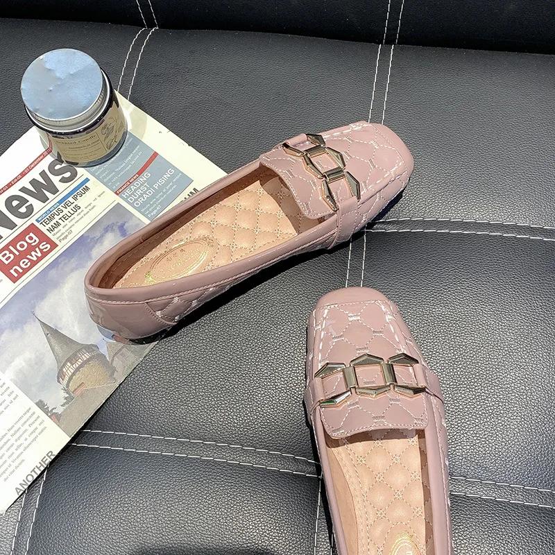 

Мода 2025 Новые Высококачественные Женские Балетки Квадратный Носок Мелкий Вырез Мягкая Подошва Удобные Маленькие Кожаные Туфли Повседневная Обувь 43 розовый