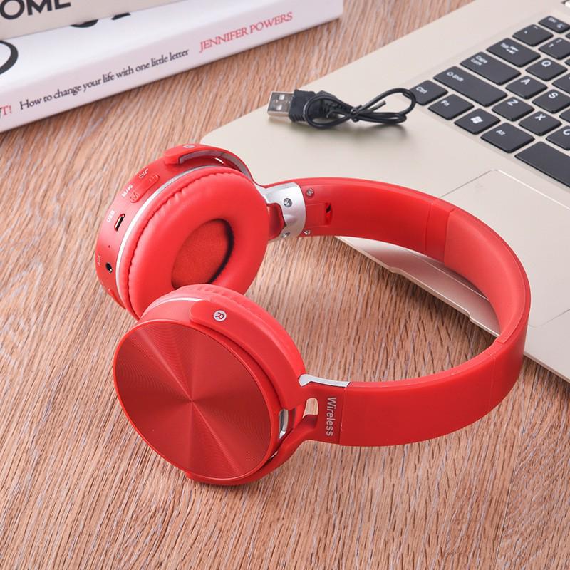 

950BT Foldable Over-Ear Bluetooth Headphones with Heavy Bass, Card Slot, FM, and Sports-friendly Design червоний