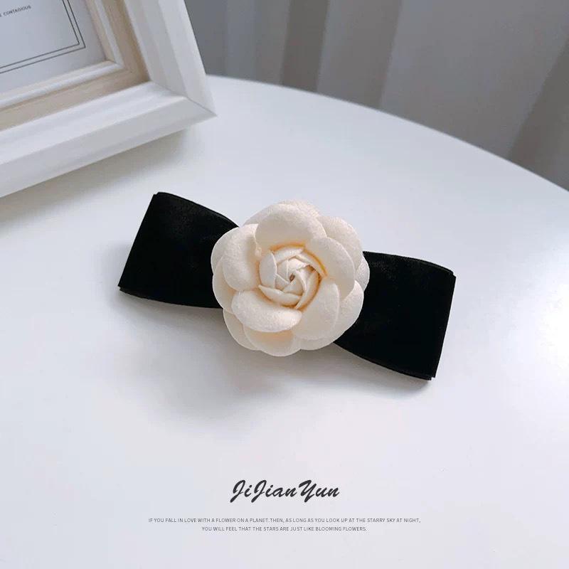 Elegant Camellia Bow Brooch: Retro Pearl Flower Corsage Pin