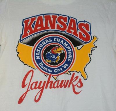 Koszulka Kansas Jayhawks Mistrzowie Narodowi Biała Koszulka Rozmiary JJ5169 Koszulka Unisex