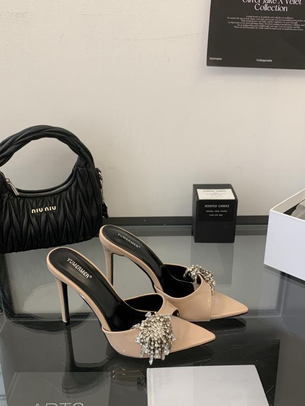 Fashion Shoes Woman 2025 Glitter Slides Slippers Summer Heeled Mules Pointed Toe Black Sandals Pantofle Jelly High Beige New Thin Crysta