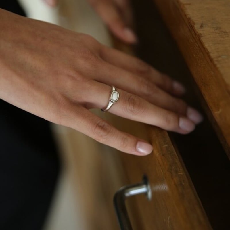 

Orbes EMMA RING(White Agate) SILVER