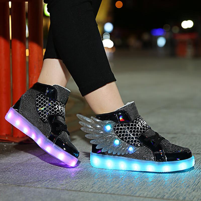 

Junshi Kids Light-Up Sneakers