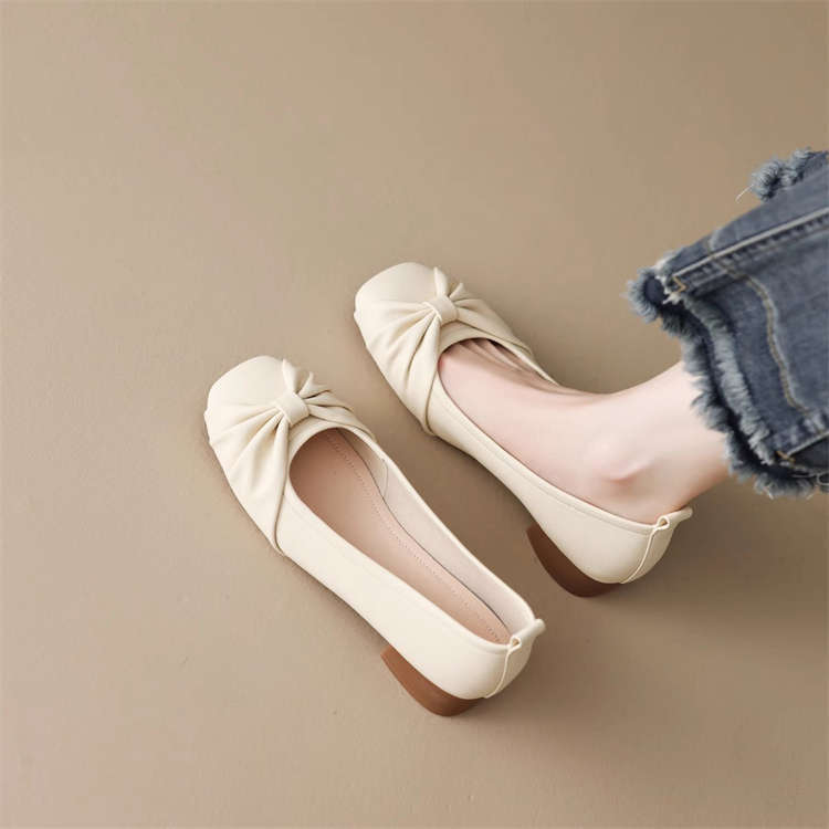Soft-soled small fragrant style Mary Jane shallow mouth single shoes women's 2025 spring new one-pedal ballet shoes French ladle shoes