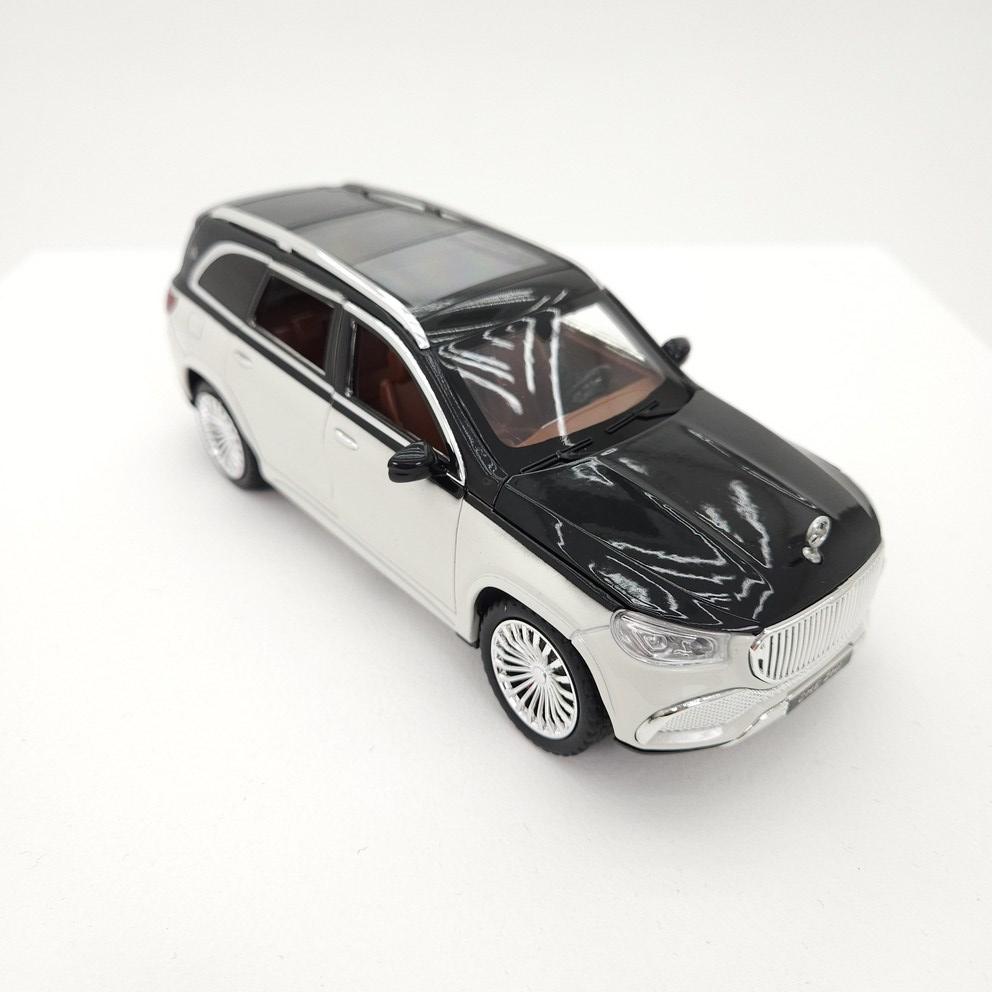 Exquisite 1:24 Scale Mercedes-Benz Maybach SUV Die-cast Model - Black & White Edition