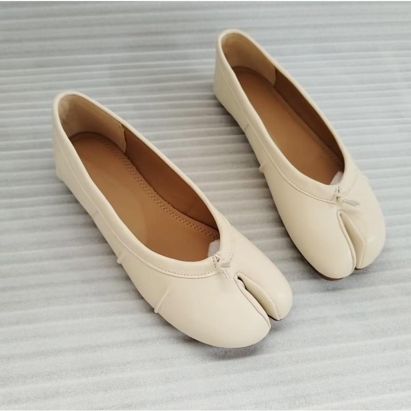 Split-toed shoes women's handmade shoes ballet shoes flats pleated beige niche personalized retro shallow mouth single shoes