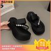 2025 new fashion thick-soled slippers women's summer wear high-end niche lightweight height-increasing casual cool slippers
