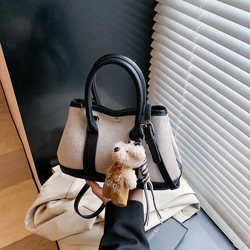 2025 Popular Niche Design Texture Handbag New Large-capacity Fashion Commuter Contrasting Color Tote Bag Women