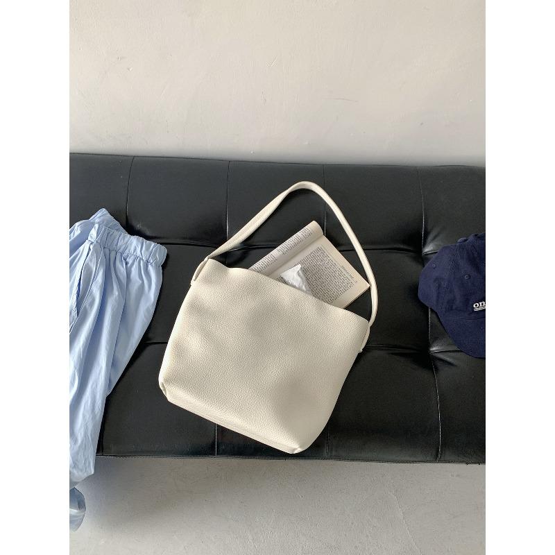 Small Simple Portable Shoulder Bag Niche Design Sense Work Commuter Bag Versatile Soft Leather Bucket Bag Women