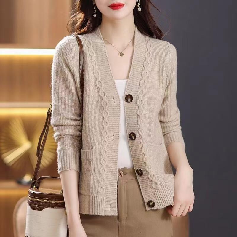 

Outside wear temperament knitted sweater women s autumn and winter V-neck twist pocket middle-aged and elderly women s clothing sweater fashionable 48-252 (average size) абрикосовий