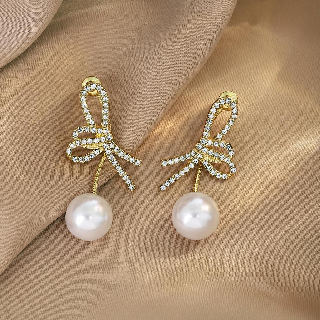 Detachable Diamond-Inlaid Bow Earrings with Pearls in Korean Style