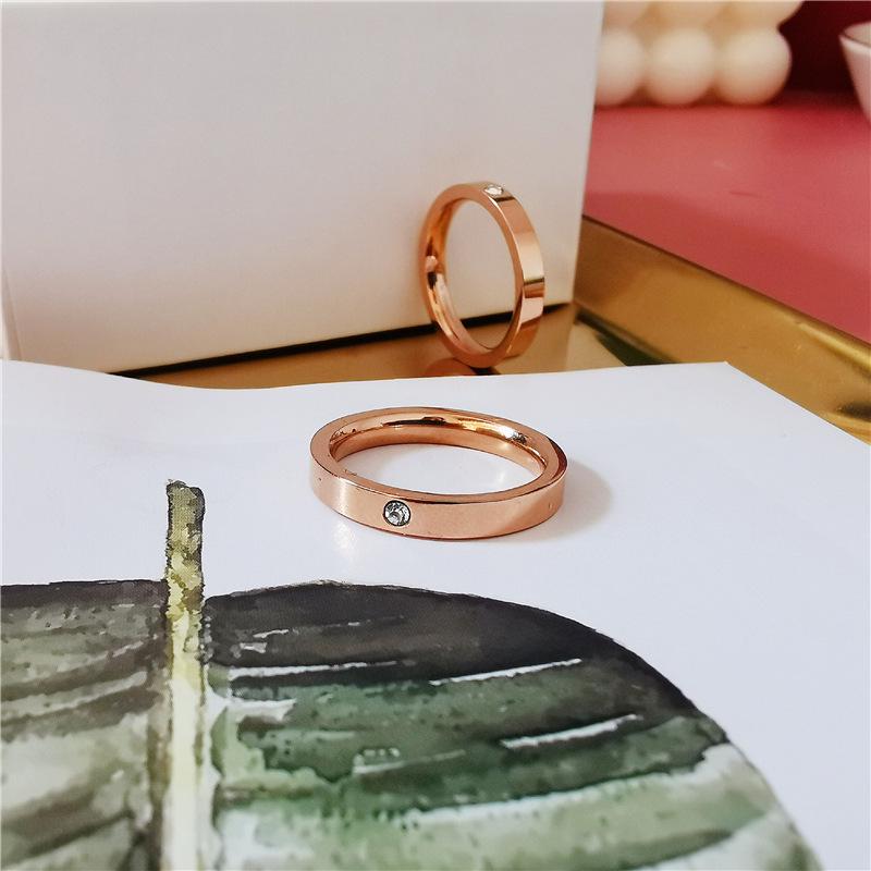 Einzelner Diamant Vergoldeter Titanstahlring für Damen, Koreanischer Stil Einfacher Modeschmuck