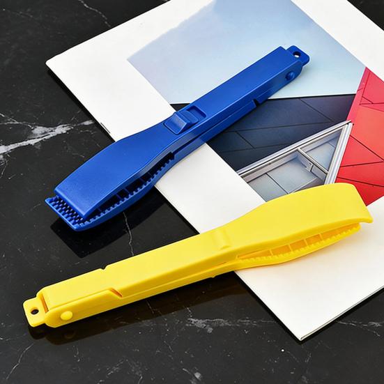 1/4Pcs Plastic Fish Gripper Ergonomic Handle Lightweight Portable Multi-function Fish Grabber Fish Control Clamp Pliers Catcher
