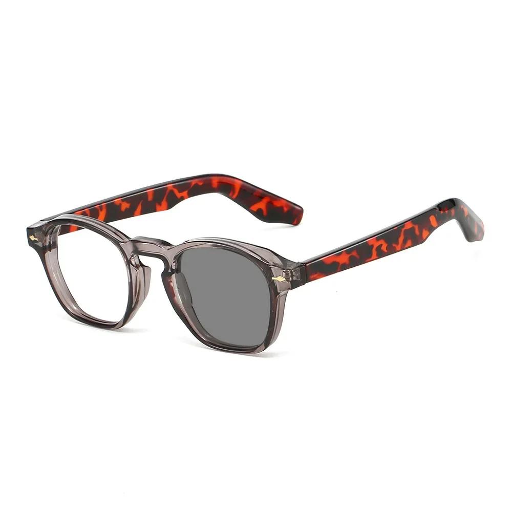 Fashion Square Photochromic Reading Glasses Women Anti Blue Light High Quality Outdoor Neutral Frame