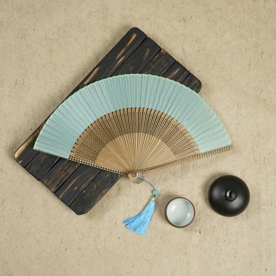 Faltfächer im Vintage-Stil, mit Quaste, tanzender Handfächer, Bambusgriff, Kunstseide, Faltfächer für Hochzeiten, Performance-Fan, Foto-Requisite