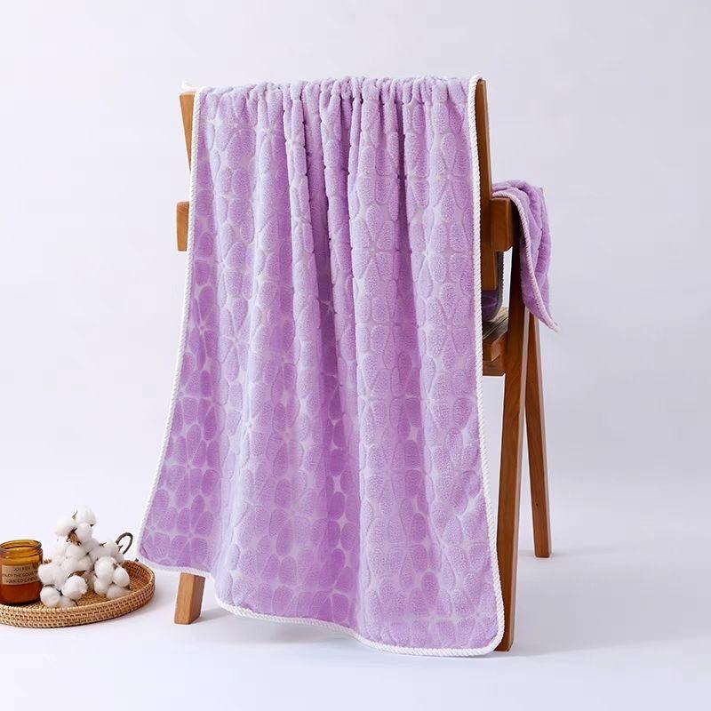 Jacquard Coral Velvet Plum Blossom Bath Towel 70x140 Soft Water Absorbent Home Quick Drying Towel