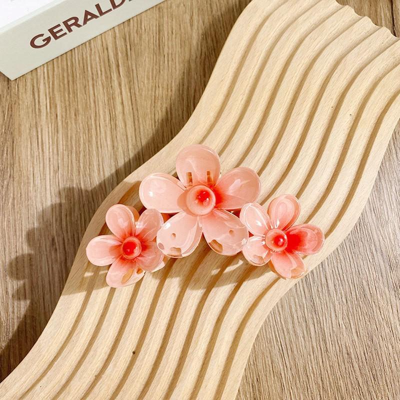 European/American Three Flowers Plumeria Claw Clip - Cute Large Hairpin for Women's Bun
