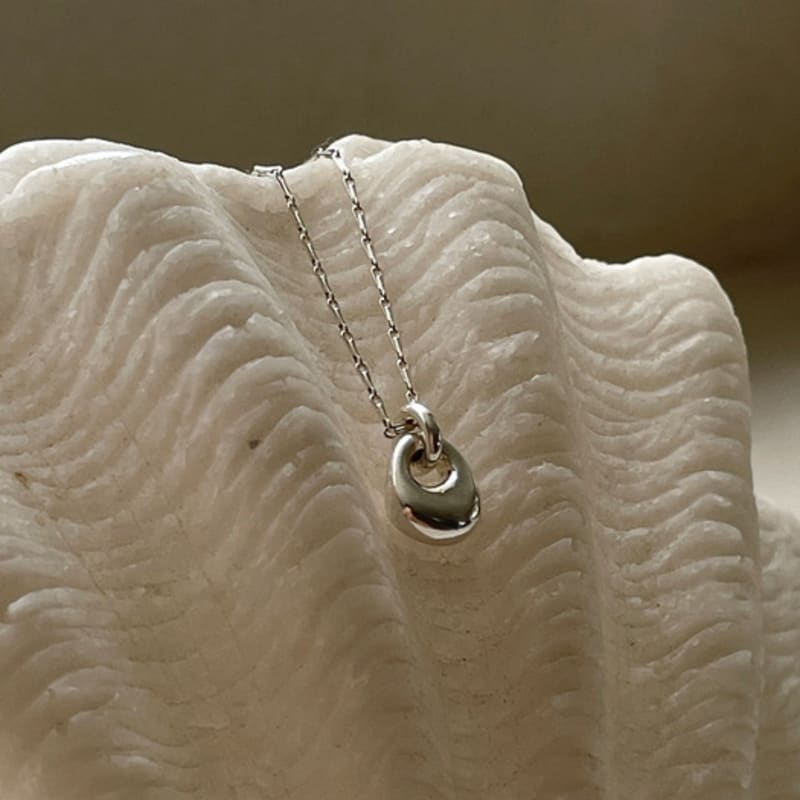 Melliv Pebble Drop Necklace_mvn49