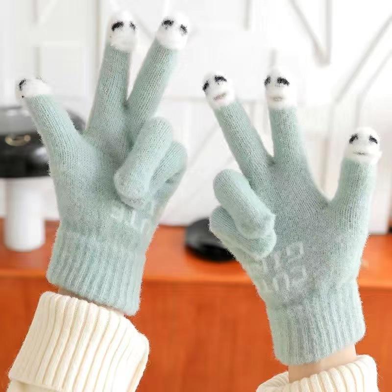 New winter knitted gloves
