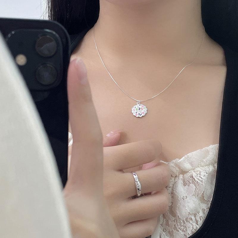 Naszyjnik Szczęśliwy Kwiat, Biszkoptowy, Lekki Luksus, Mocny Łańcuszek, Projekt Mniejszości Kobiecej, Urocze Uczucie