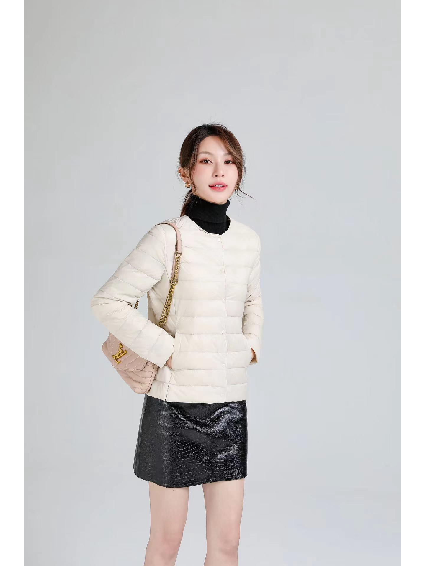 

Женская пуховая куртка большого размера - Без воротника, с круглым вырезом, короткой длины для осени/зимы 2024 M (up to 80-90 lbs)