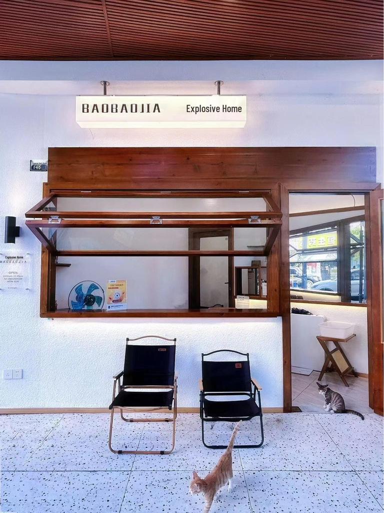 Custom Acrylic Light Box Corner Store Advertising Sign – Wall-Mounted, Luminous, Outdoor-Ready